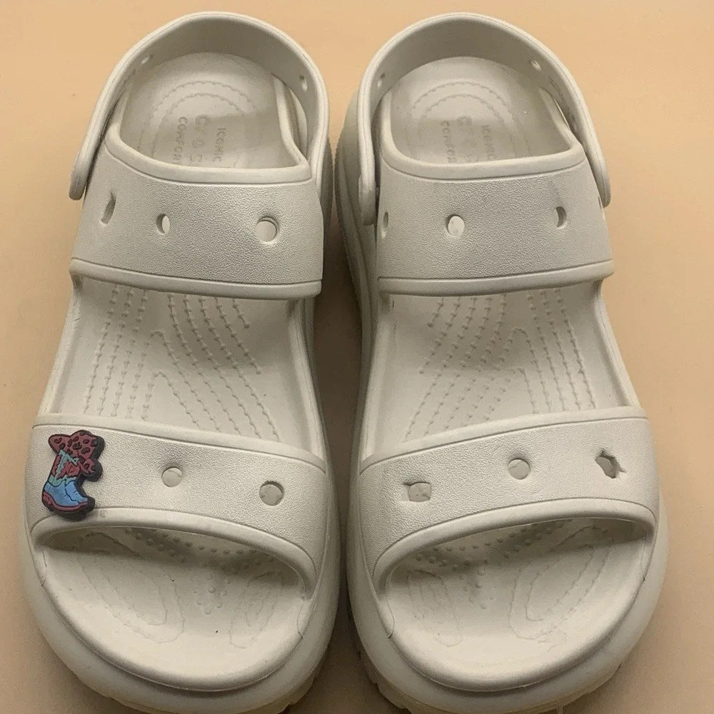 Crocs Classic Mega Crush Sandal Women's Thick Soled Chunky Sandals Beige Size 8